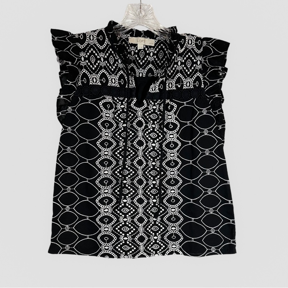 Loft Geometric Sleeveless Black/White Size Small Petite Heavily Embroidered
